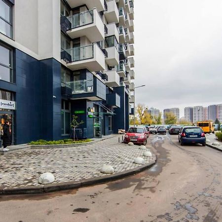 Новые Светлые Апартаменты Метро Славутич Kyiv Exterior photo
