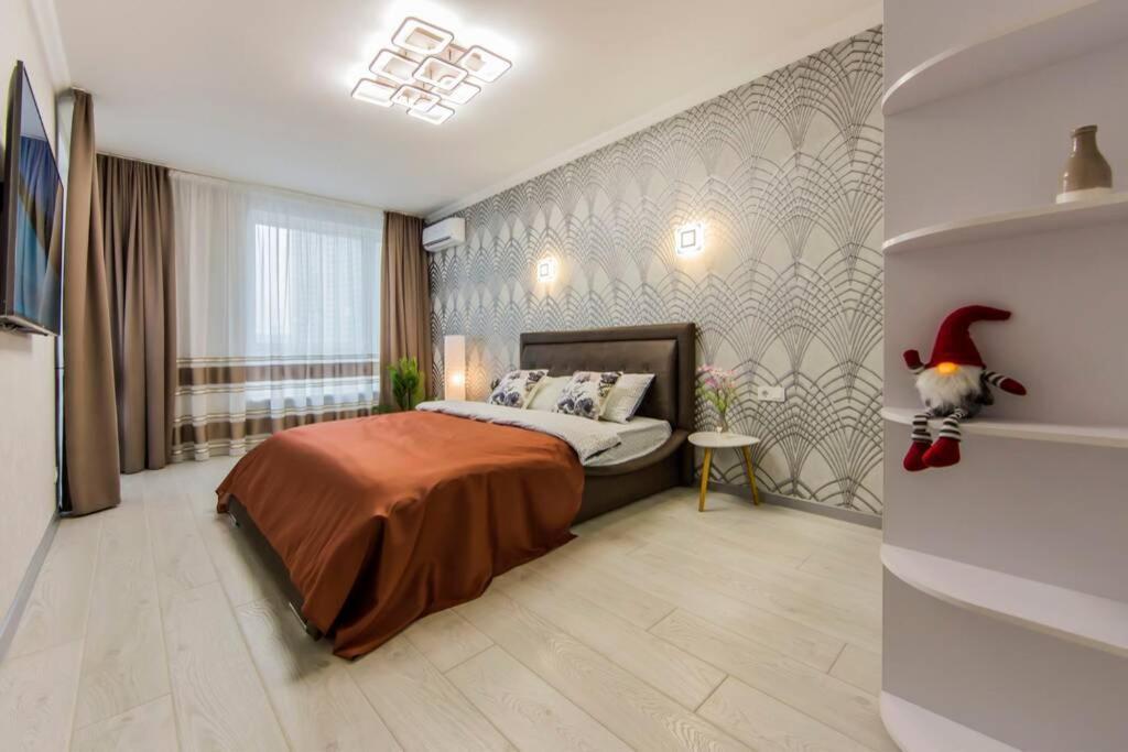 Новые Светлые Апартаменты Метро Славутич Kyiv Exterior photo